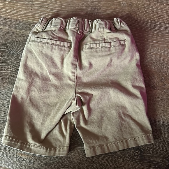 The Children’s Place Boys 5t Khaki Shorts - Picture 3 of 4